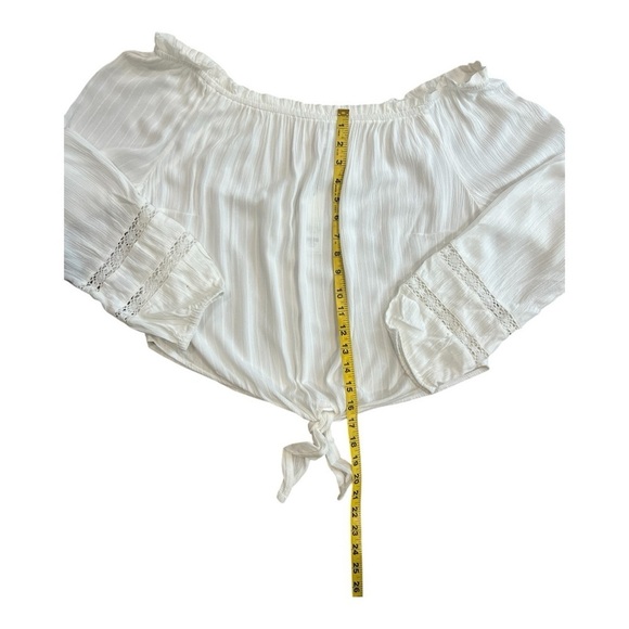 T. Rose White Off The Shoulder Crop Blouse NWT Size L - Picture 10 of 11